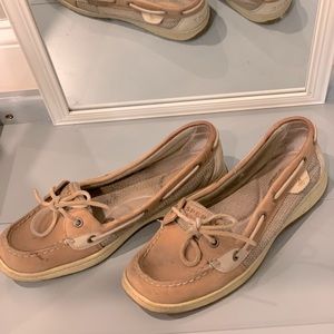 Sorry Top-Sider with the low cut toe